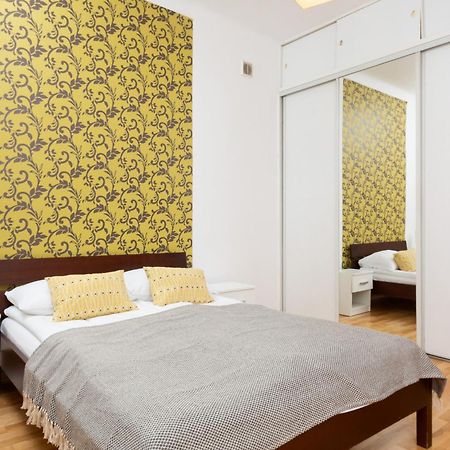 Warsaw New Town Apartment By Noclegi Renters Екстер'єр фото